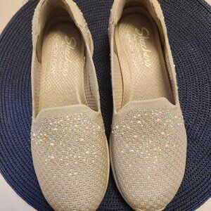 Womens Sketchers Size 7